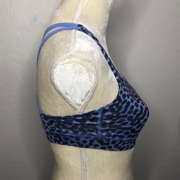 Lululemon Sport Bra Size 4 - Picture 2 of 6